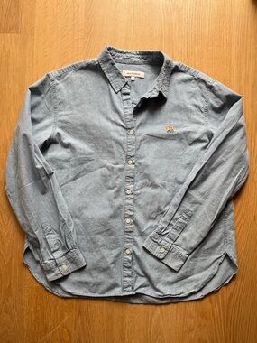 MAISON KITSUNE Profile Fox Regular Fit Chambray
Shirt In Blue